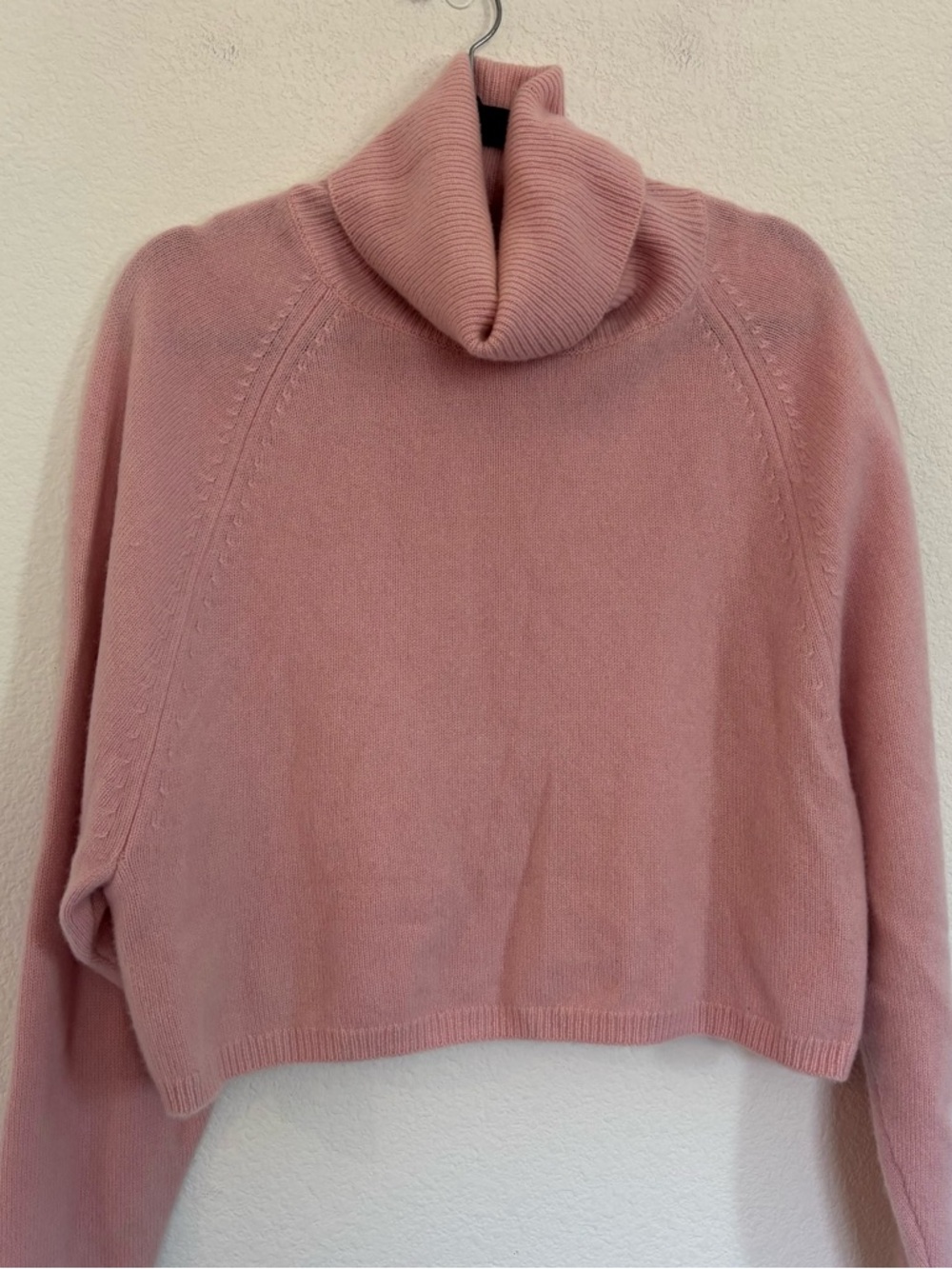 Wilfred Aritzia 100% Cashmere Pink Turtleneck Cropped Sweater - Picture 2 of 5